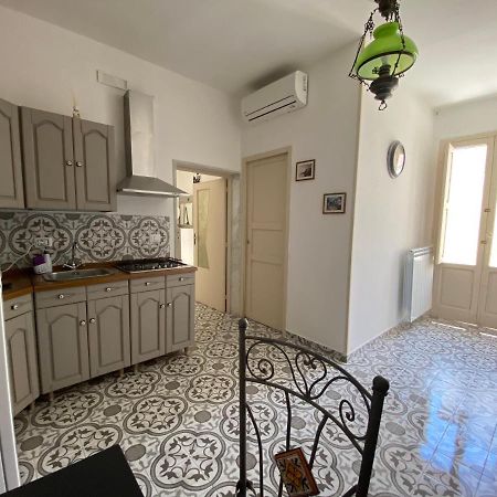Fiori Catene Tra Le Torri Конверсано Екстериор снимка