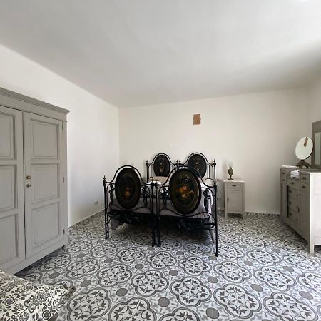 Fiori Catene Tra Le Torri Конверсано Екстериор снимка